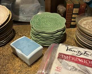 Plate collectible