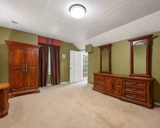 Traditional Wood Bedroom Set
