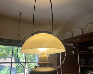 Light fixtures available 