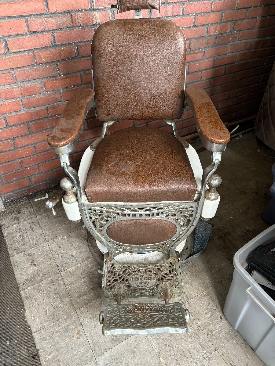 Early 1900’s THEO-A-KOCHS barber chair