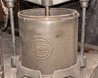 Antique Griswold fruit/lard press 