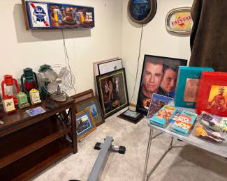 Lanterns, pictures/posters, Barbies