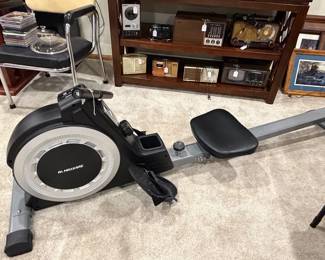 Like new rowing machine