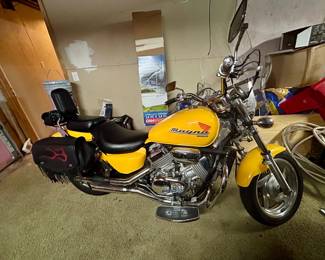 HONDA MAGNA 750 MOTORCYCLE