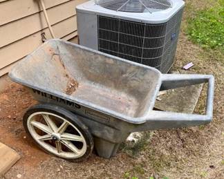 Rubbermaid Two-Wheel Yard Cart