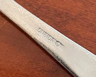 Oneida Stainless Steel Flatware Set