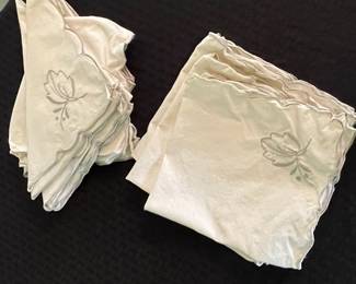 Vintage Embroidered Linen Napkins with Scalloped Edge - Set of 12