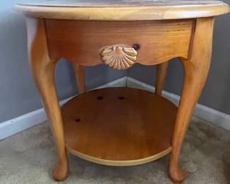 Broyhill Furniture Solid Oak Early American Country Style Oval Accent End Table