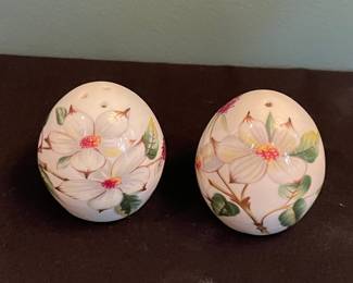 Sandford England Dogwood Flowers Egg Salt & Pepper Shakers