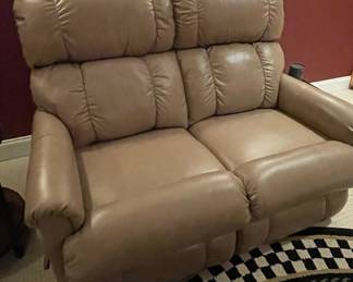 La-Z-Boy Pinnacle Reclining Loveseat