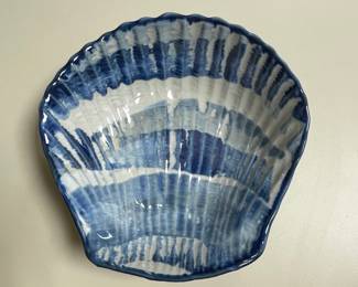 Louisville Stoneware Shell Dish
