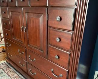 Nichols & Stone Traditional Gentleman's Chest