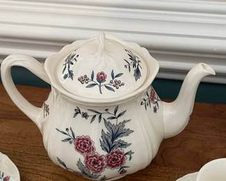Wedgwood Williamsburg Potpourri Tea Service