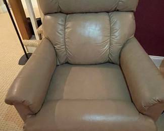 La-Z-Boy Pinnacle Recliner