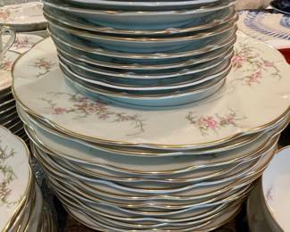 Theodore Haviland Rosalinde China Service