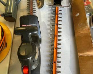 Black & Decker Electric Hedge Trimmer