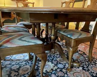 Queen Anne Style Dining Set with Splat-Back Chairs