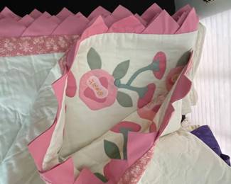 Vintage Pink and White Floral Appliqué Quilt with Prairie Point Edging