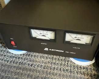Astron RS-35M Linear Power Supply