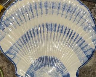 Louisville Stoneware Shell Serving Dish