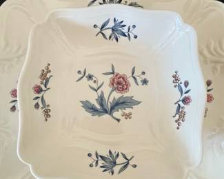 Wedgwood Williamsburg Potpourri Dinnerware Set