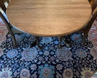 Queen Anne Style Dining Set with Splat-Back Chairs