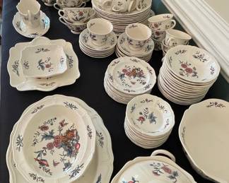 Wedgwood Williamsburg Potpourri Dinnerware Set
