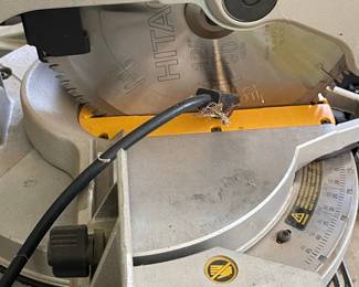 DeWalt 12-inch Compound Miter Saw