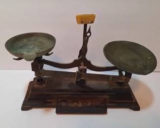 Antique Henry Troemner apothecary balance scale