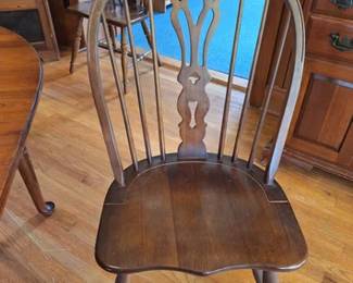 Pair of American Colonial style Windsor chairs