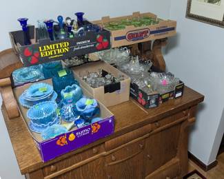 Hutch with Glassware