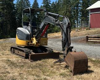 2015 John Deere 27D Subject to prior sale