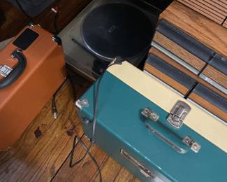Record players amps cassettes 