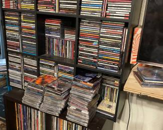 Compact discs , LPs vinyl 
