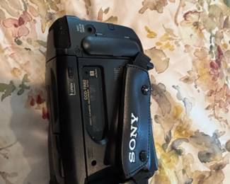 Sony CCDTR Video Handycam third image