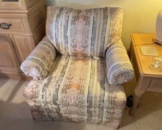 Traditional Upholstered Club Chair with Floral Stripe Damask Fabric