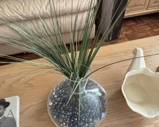 Artificial Onion Grass in Glass Sphere Vase with Decorative Filler
