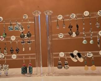 EXTREMELY SMALL EARRINGS SAMPLE