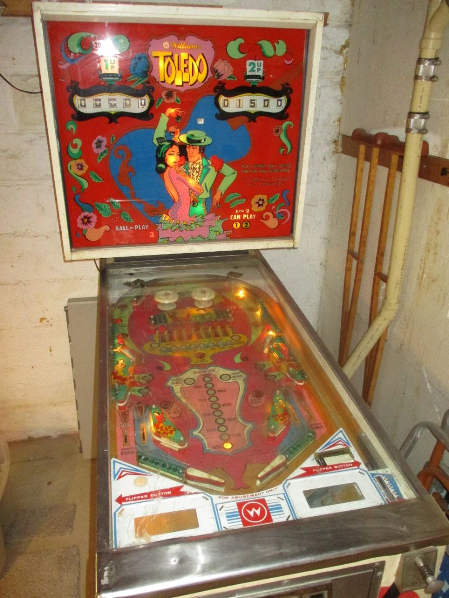 1975  Williams "Toledo" Pinball Machine