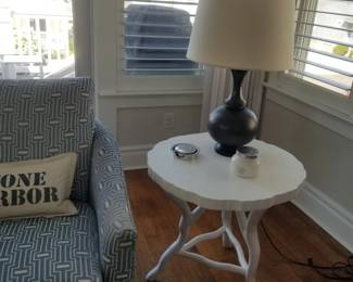Twig leg accent table; table lamp