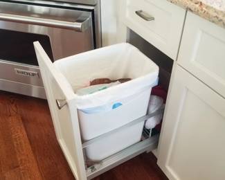 Kitchen feature: trash corral