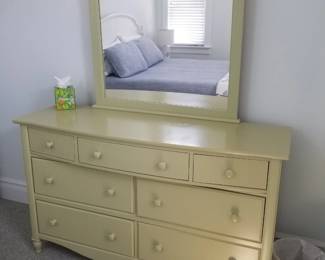 7-drawer dresser with mirror
