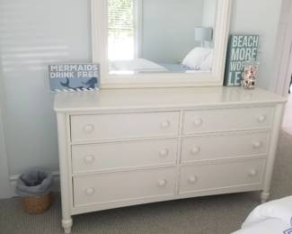 Bassett 6-drawer dresser with mirror