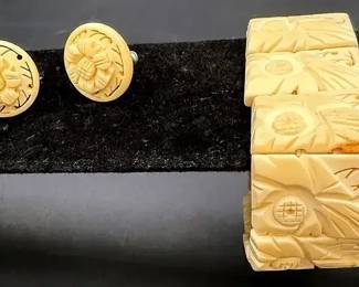 Hand-Carved Floral Design Stretch Bracelet And Clipping Earring Set