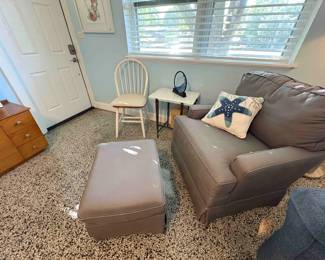 h living chair
