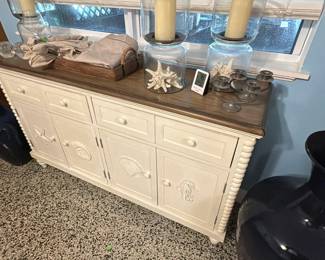 h white console