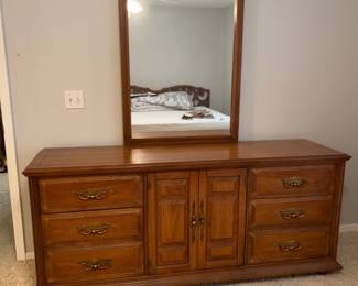 Stanley dresser & mirror 