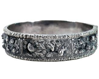 Chinese Export Silver Repousse Bangle Bracelet - 1.150 ozt.