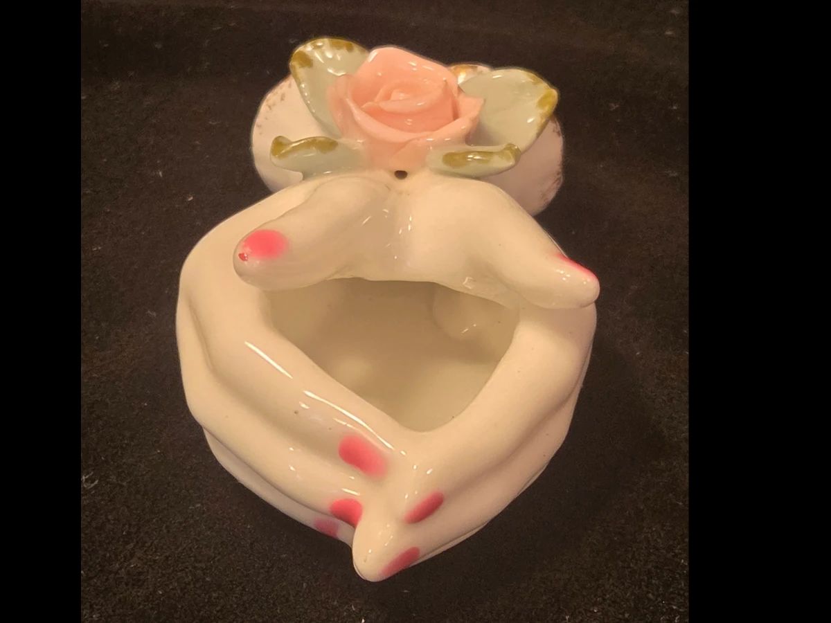 Vintage MCM porcelain cupped-hands trinket dish