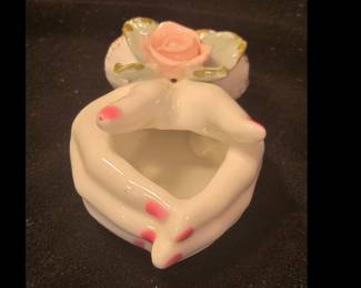 Vintage MCM porcelain cupped-hands trinket dish